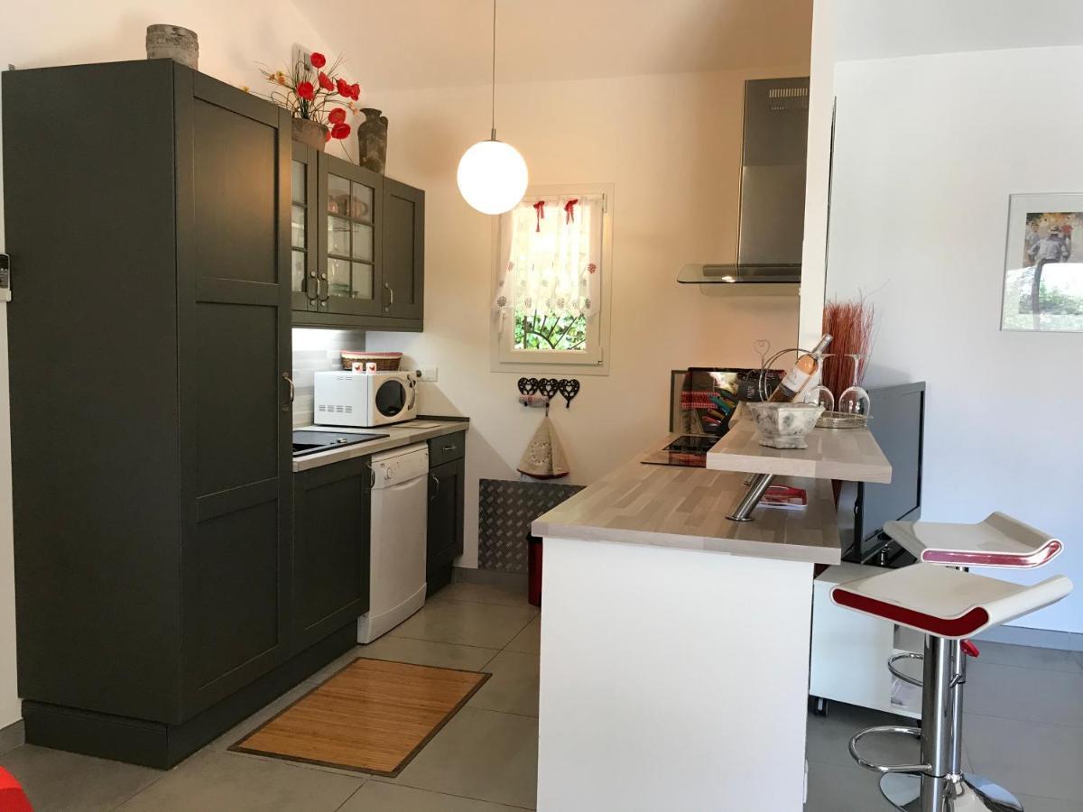 Les Hauts D'Eyragues Gite Reverie Meuble Classe 4 Etoiles Exterior photo