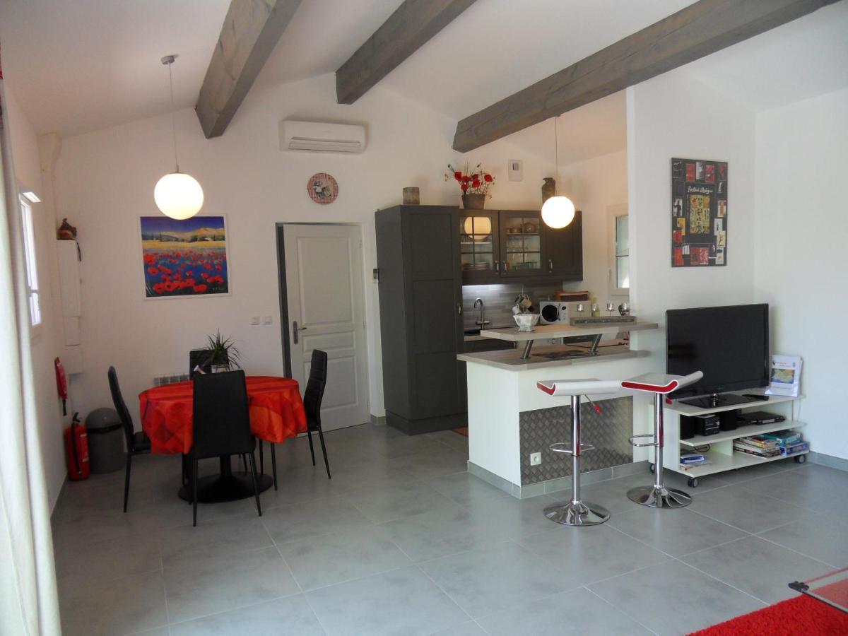 Les Hauts D'Eyragues Gite Reverie Meuble Classe 4 Etoiles Exterior photo