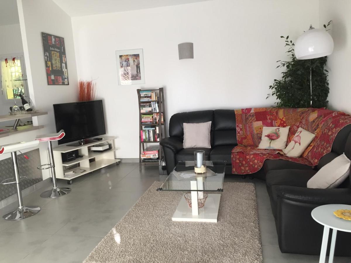 Les Hauts D'Eyragues Gite Reverie Meuble Classe 4 Etoiles Exterior photo