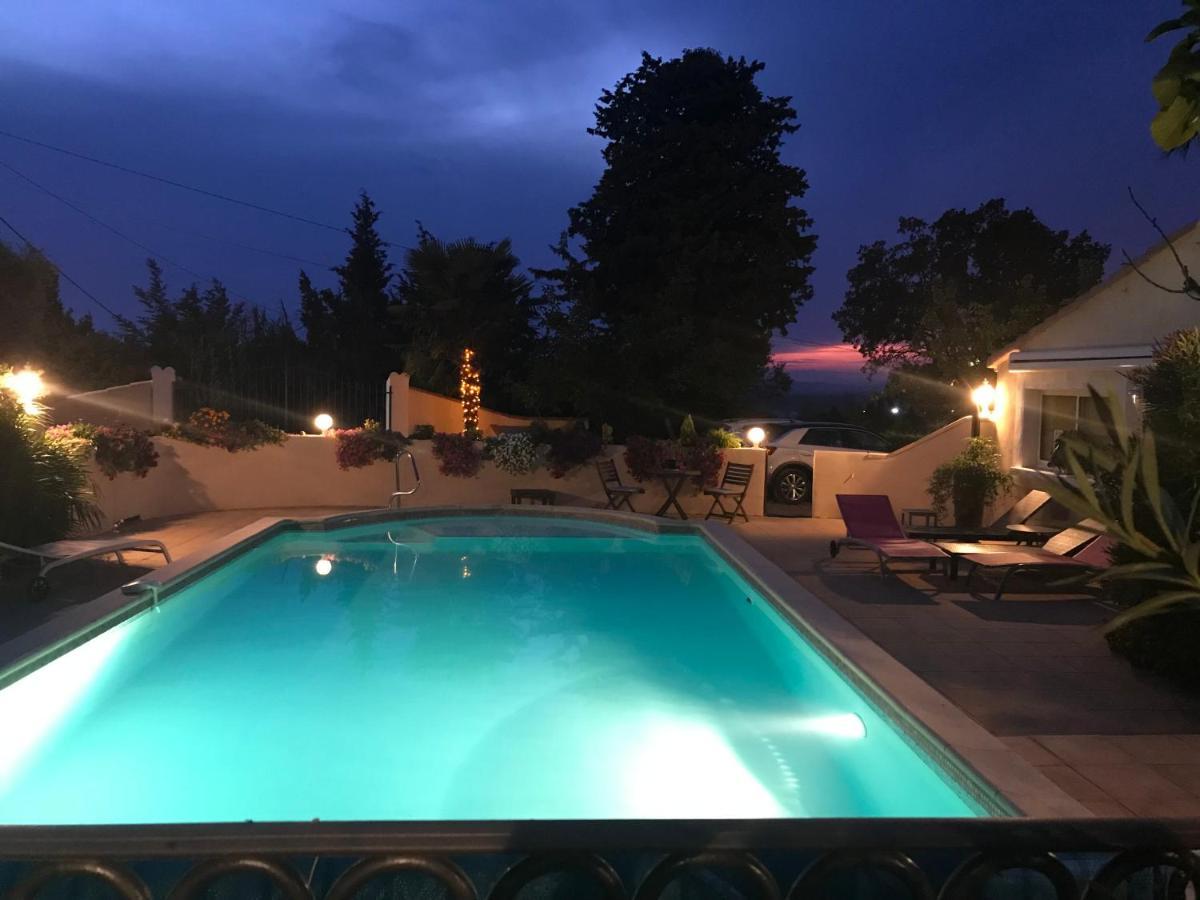 Les Hauts D'Eyragues Gite Reverie Meuble Classe 4 Etoiles Exterior photo